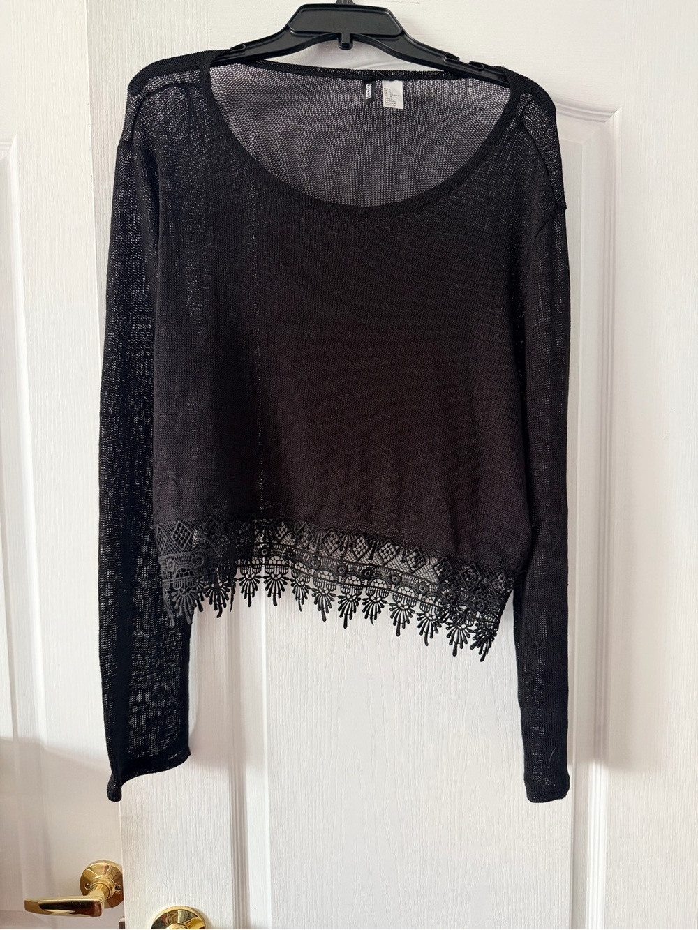 H&M Black Sheer Long Sleeve Knit Cropped Top with Lace Hem Size L